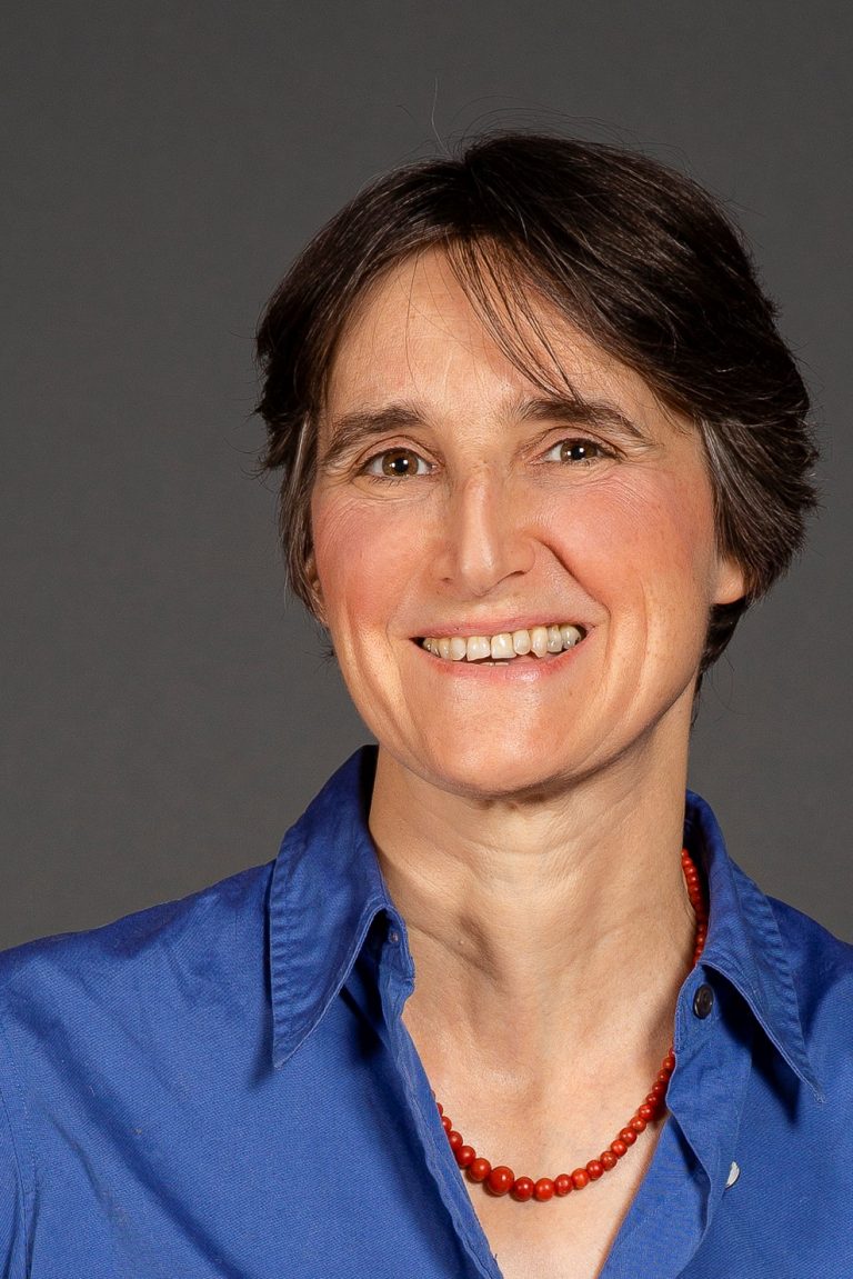 17012020  M9A8449 Modifier AIM crop 768x1151