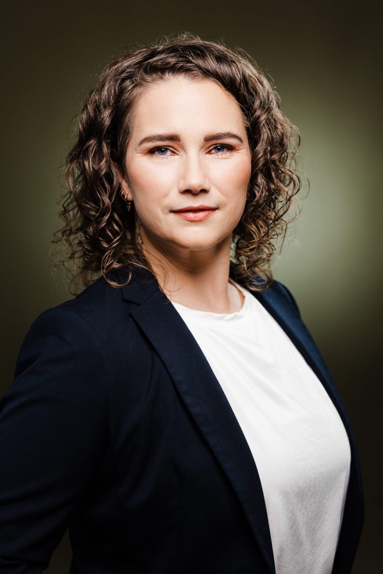 lella sundayandwhitestudio 5 scaled 1 768x1151