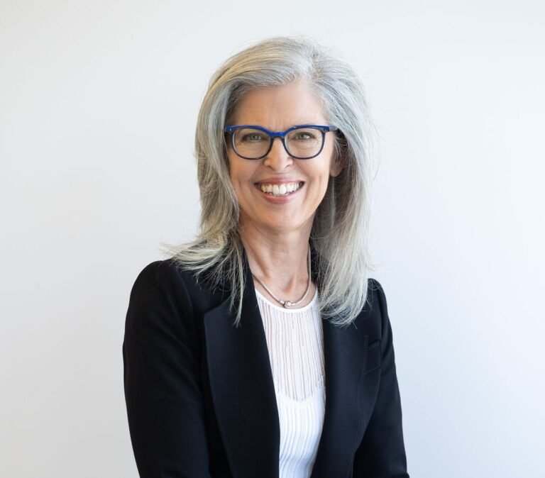 Lynda Hoffman Executive Coaching 2025 768x674