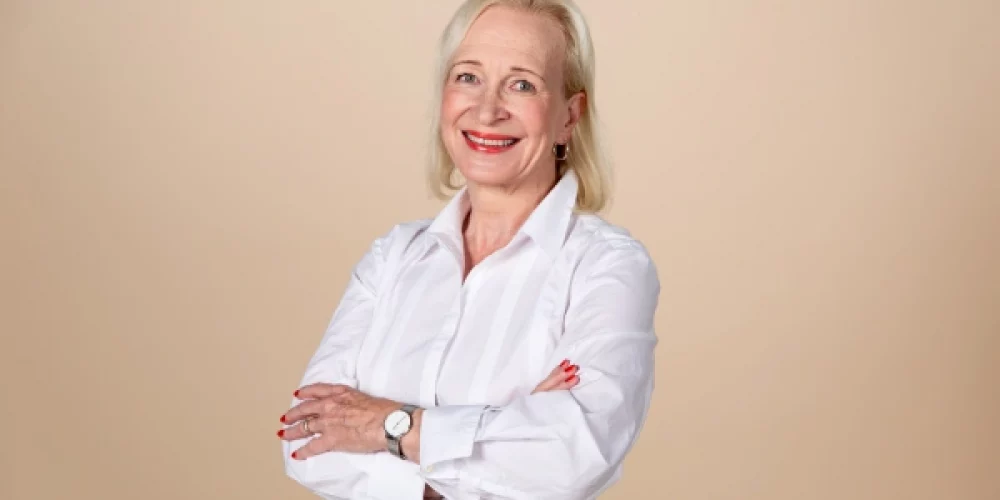 Transformation Coach, Anna Maija Siljander, ACC poses for photo