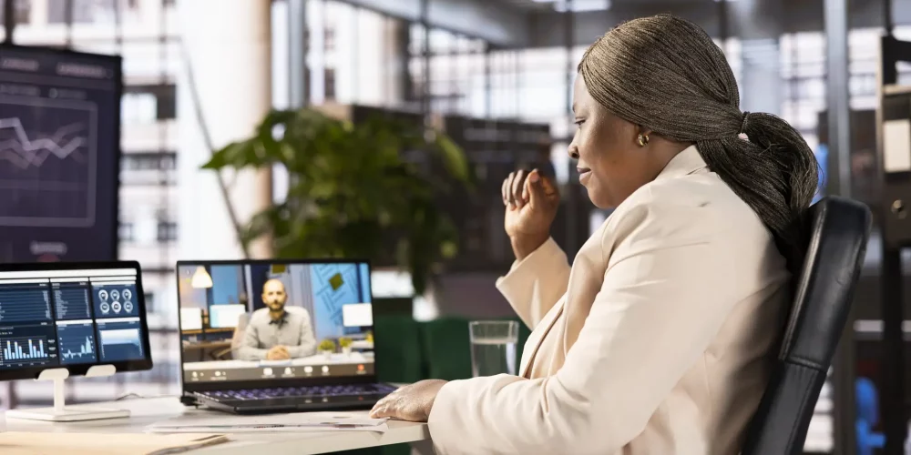 Leadership coaching taking place between two people on video